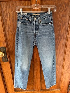 Levi’s Ribcage Straight Ankle Jeans High Rise Medium Wash Denim Jeans SZ 24 EUC